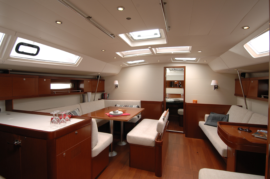Beneteau Oceanis 54 18
